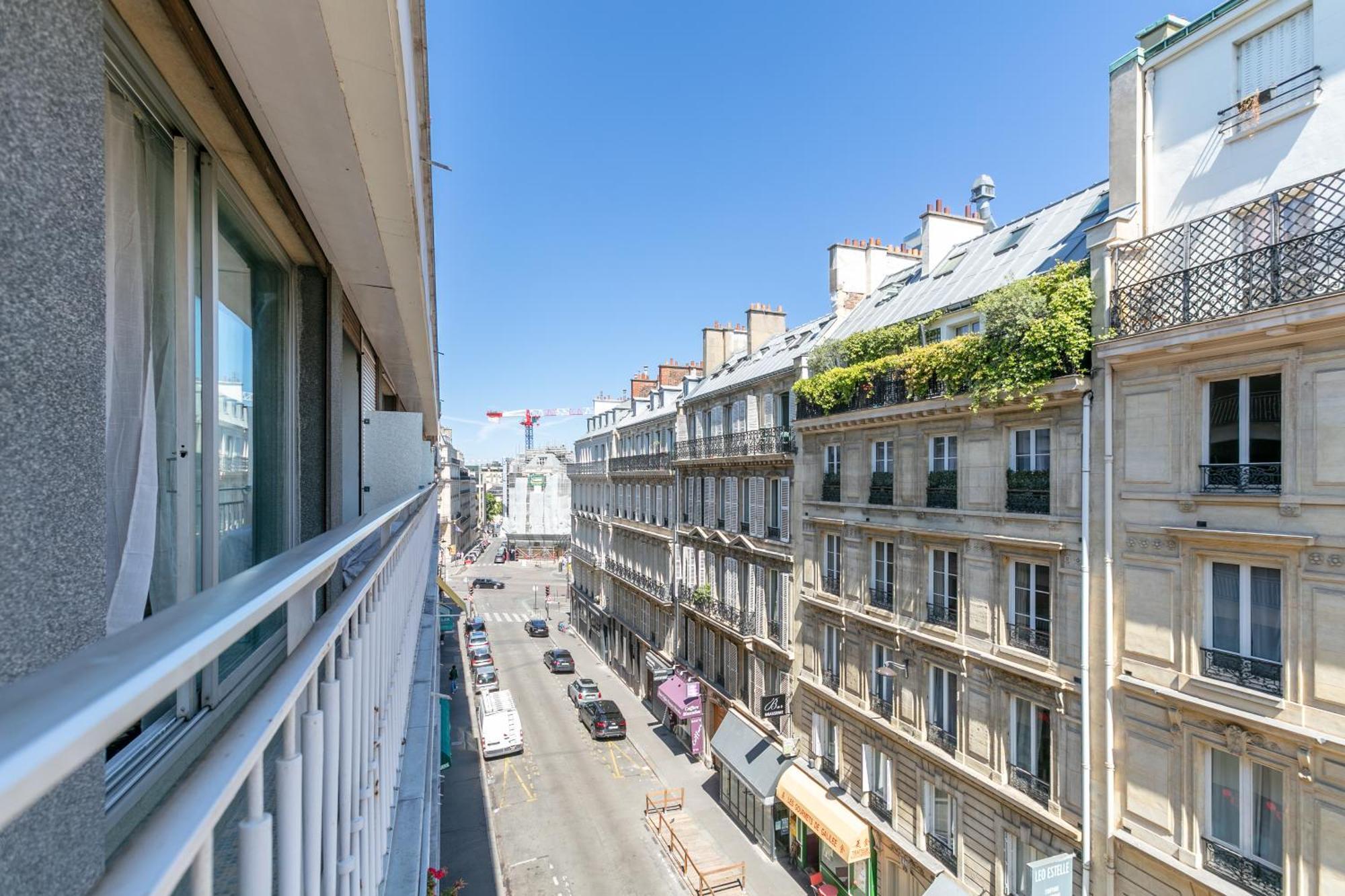Elysees Apartment *